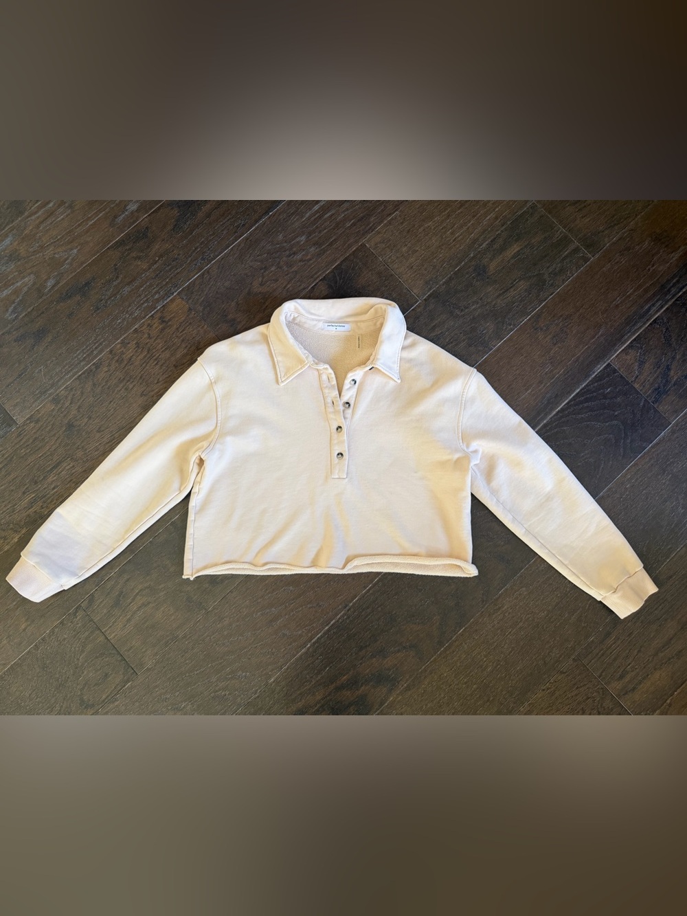 Perfect White Tee / Vinny
fleece henley sweatshirt